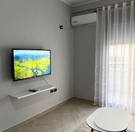 Sleek Cityscape Apartamento Vlorë